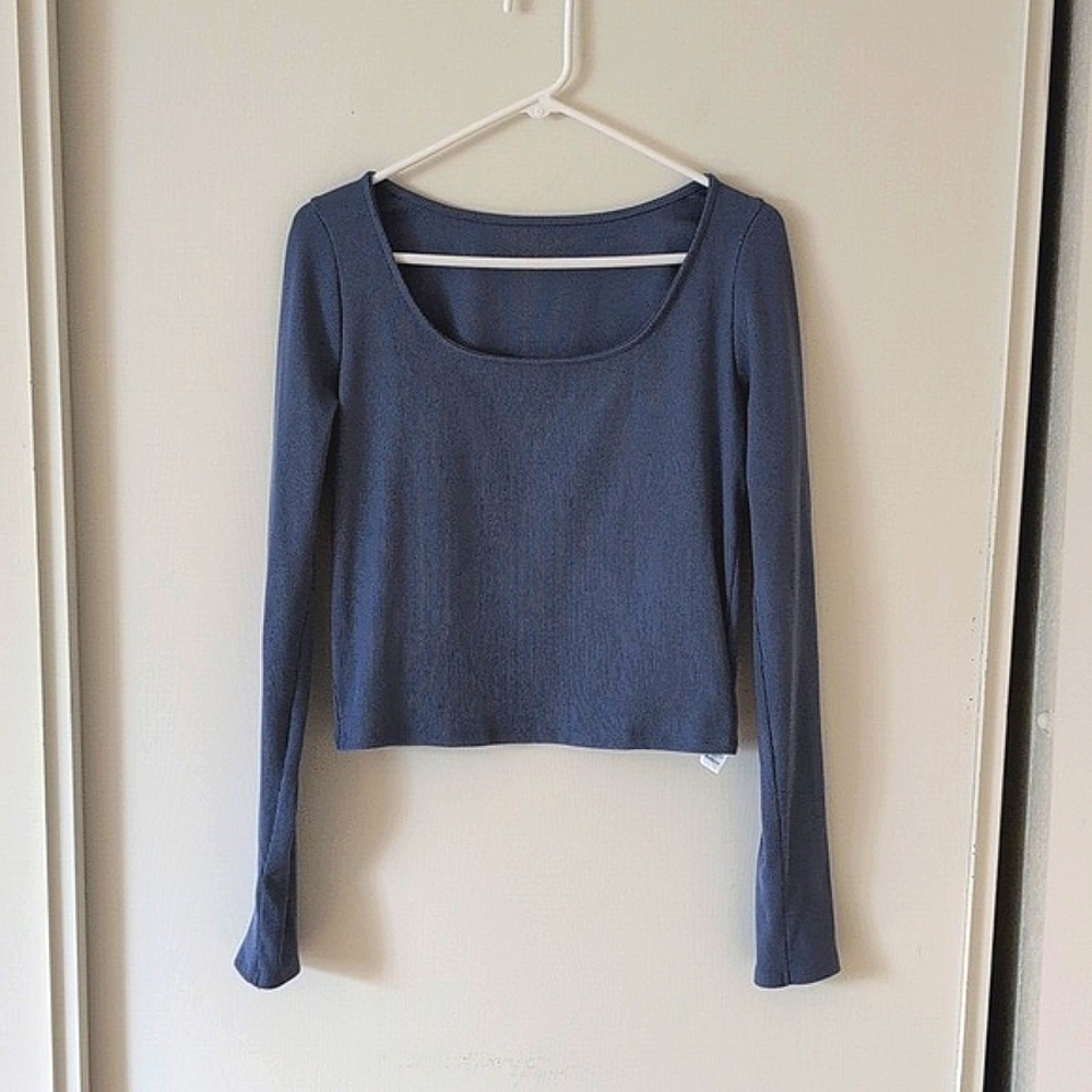ALO Yoga Navy Blue Long Sleeve Crop Top